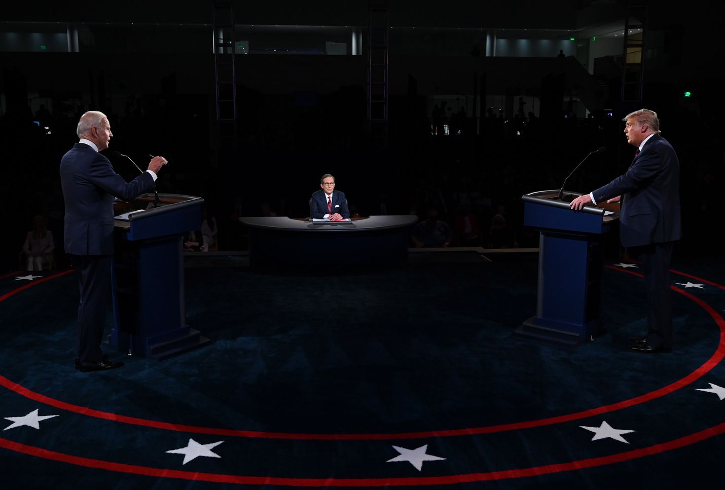 Yhdysvalloissa demokraattien presidenttiehdokas Joe Biden ja presidentti Donald Trump kuvattiin ensimmäisessä vaaliväittelyssä syyskuun lopussa.