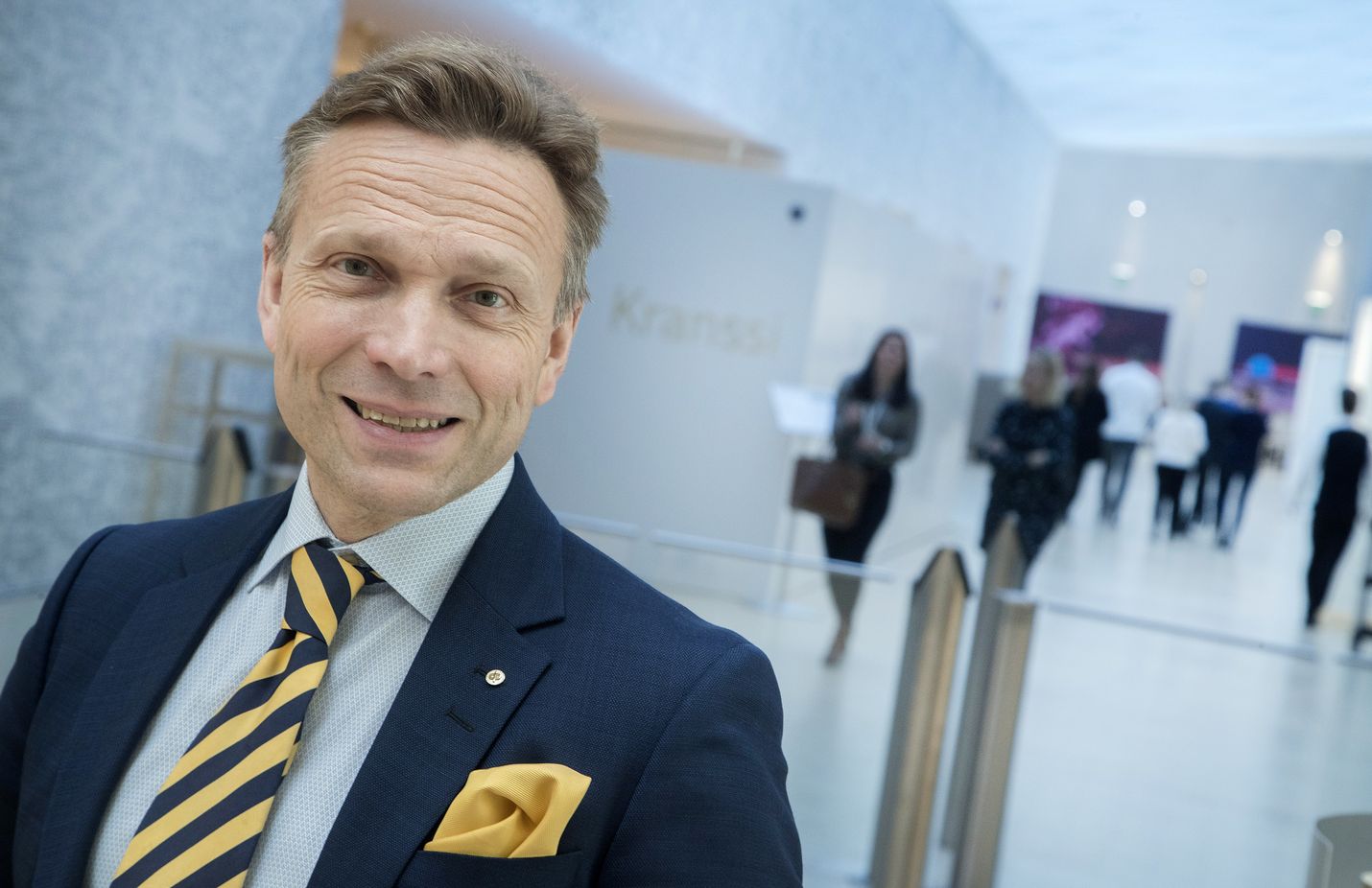 OP ryhmän pääjohtaja Timo Ritakallio esitteli tänään ryhmän tuloksen. Hän sanoi, että on tärkeää turvata terveyttä, mutta yhteiskunnan ja talouden pitäisi myös toimia mahdollisimman normaalisti.