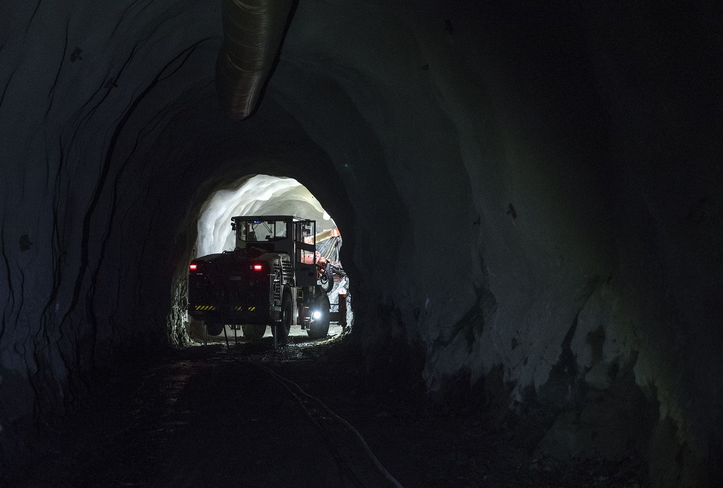 Suomessa on noin kymmenen metallimalmikaivosta. Kuvassa Huittisissa sijaitseva Dragon Miningin Jokisivun kultakaivos.
