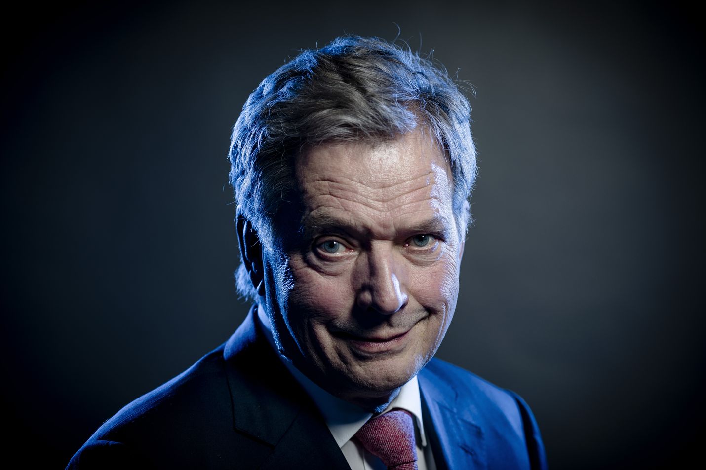 Presidentti Sauli Niinistö vastasi kansalaisten puhelimessa esittämiin kysymyksiin lauantaina suorassa radiolähetyksessä.