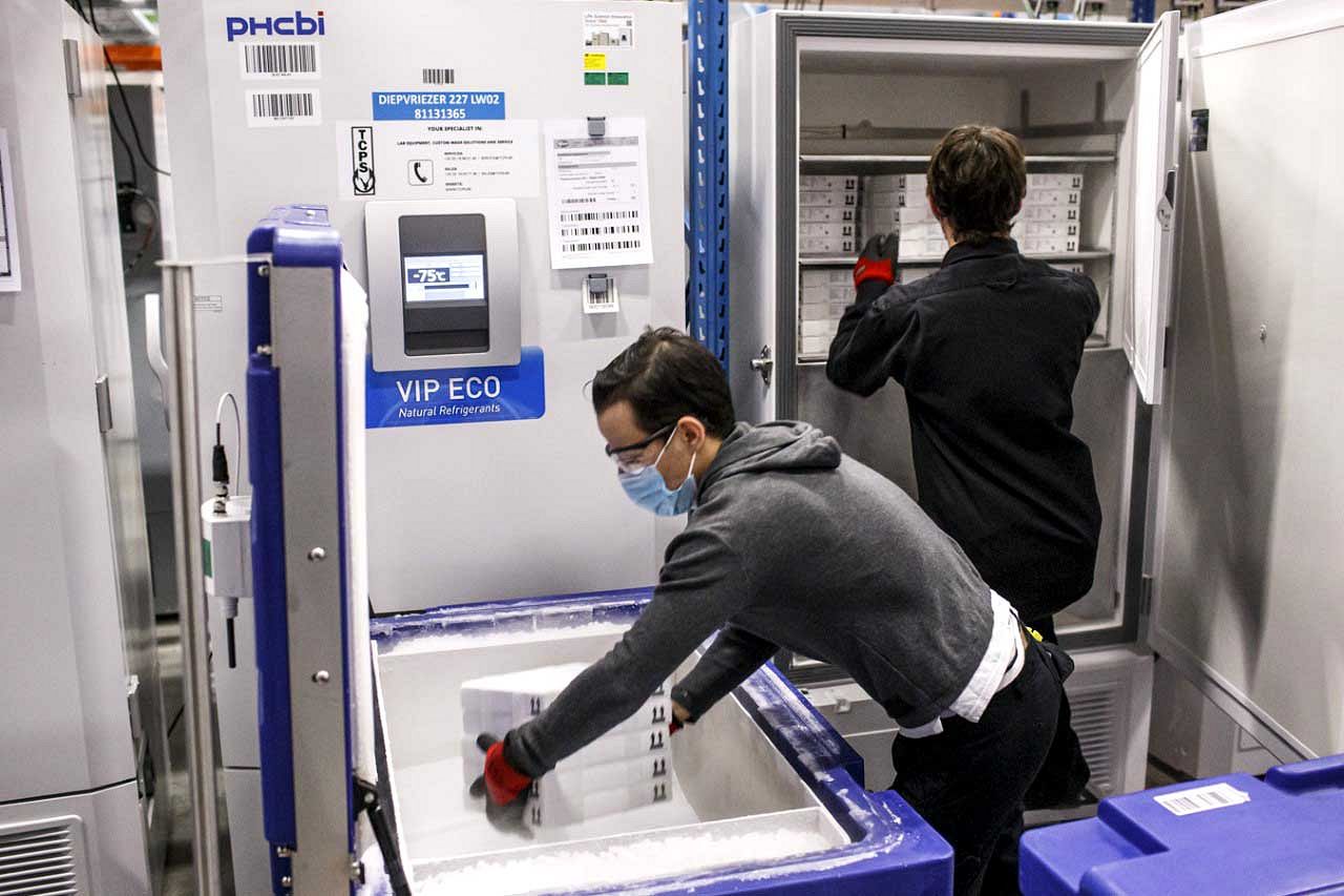 Pfizerin ja Biontechin kehittelemä koronarokote sai ensimmäisen myyntiluvan EU:n maissa.