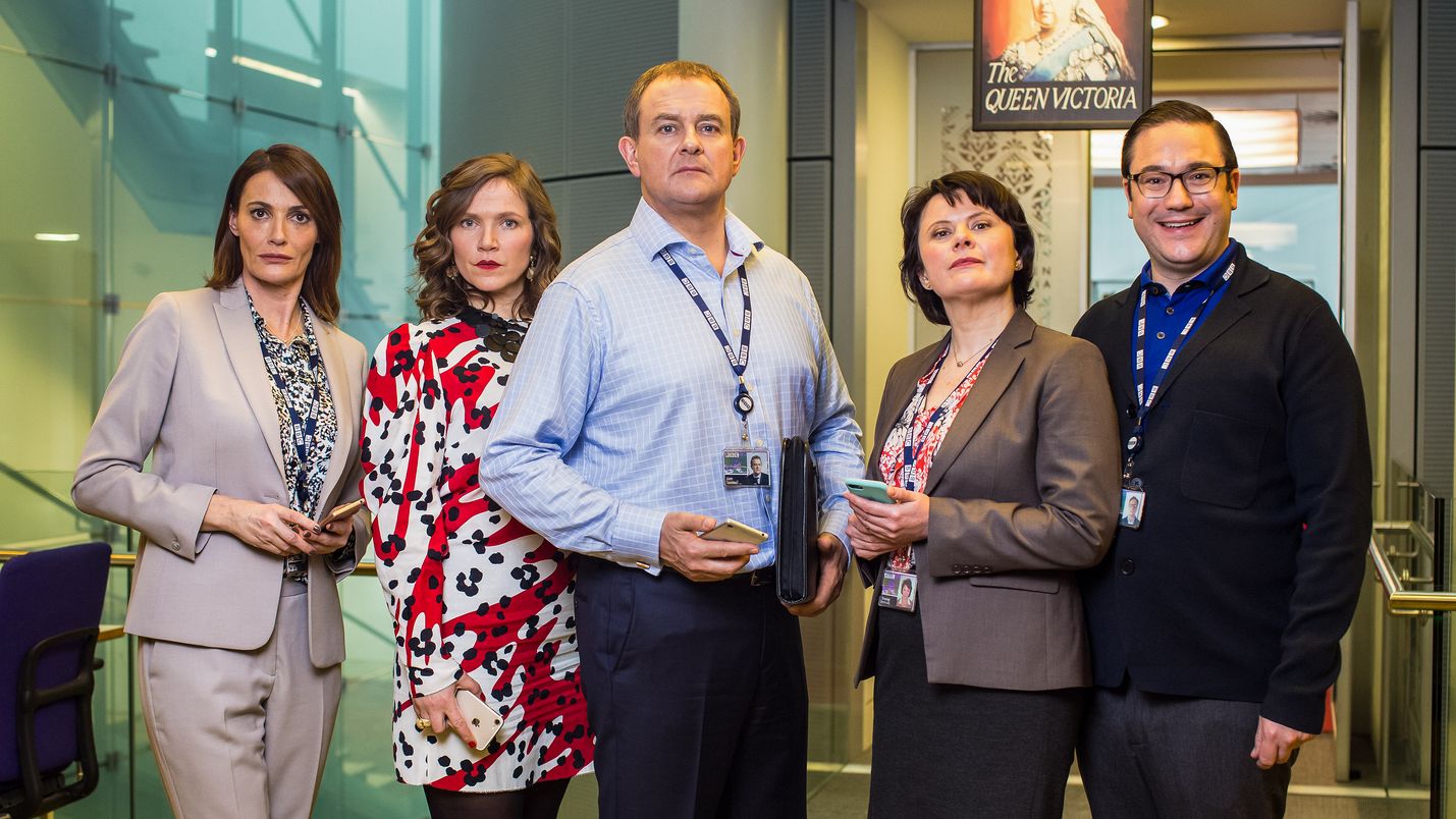 BBC:n väkeä esittävät Sarah Parish, Jessica Hynes, Hugh Bonneville, Monica Dolan ja Rufus Jones.