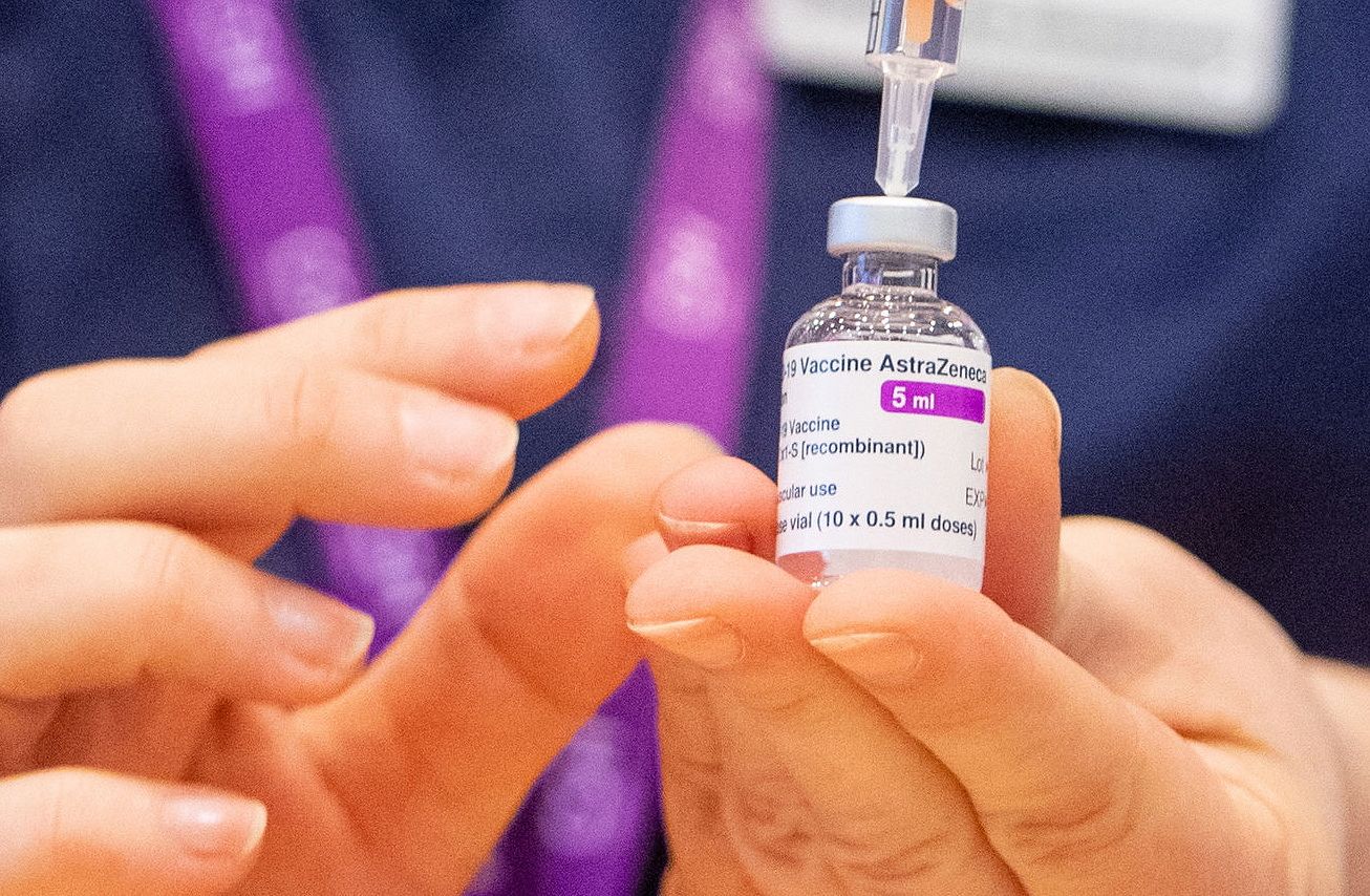 Oxfordin yliopiston ja AstraZenecan kehittämä koronarokote on ollut käytössä esimerkiksi Britanniassa jo vuoden alusta asti.