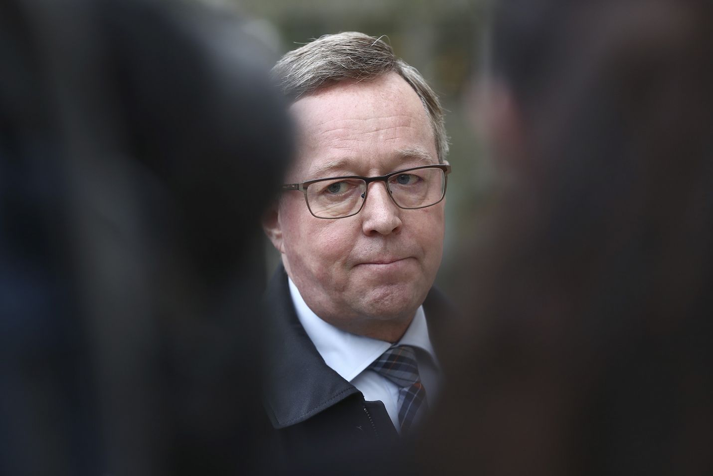 Elinkeinoministeri Mika Lintilä sanoo, että ravintoloiden tukemiseen voidaan tarvitaan kustannustuki 3 b. Se tarkoittaa sitä, että kustannustukimallia kehitetään ravintoloiden tukemiseen sopivaksi.
