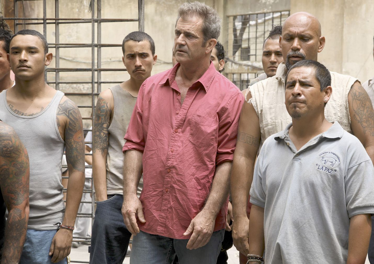 Toimintajännärissä Get the Gringo kulunut ammattirikollinen (Mel Gibson) suljetaan pahamaineiseen meksikolaiseen vankilaan, josta selviytyäkseen hänen on otettava yllättäväksi liittolaisekseen 10-vuotias poika.