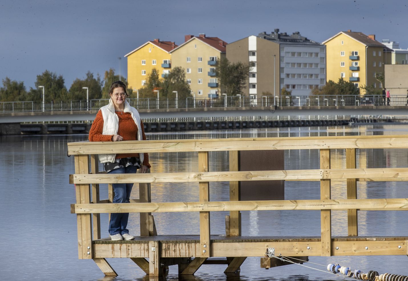 Sirpa Erho on aktiivinen helluntaiseurakunnan jäsen. Hän on saanut useita viestejä niin sanotuilta rokotekriittisiltä ihmisiltä, jotka uskovat koronapandemian ja koronarokotteen olevan merkki lopunajoista. Erhoa tällaiset viestit huolestuttavat.