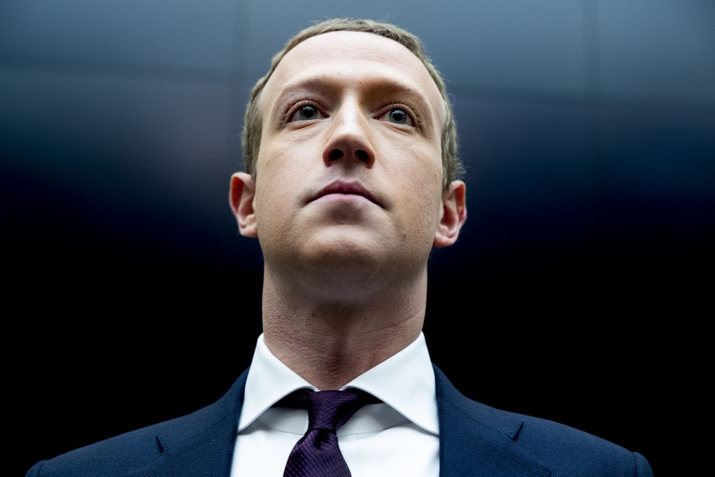Mark Zuckerberg on Facebookin perustaja ja samannimisen pörssiyhtiön toimitusjohtaja. Jos Facebook olisi maa ja 2,9 miljardia käyttäjää sen kansalaisia, Zuckerberg johtaisi kaksi kertaa Kiinan kokoista supervaltaa.