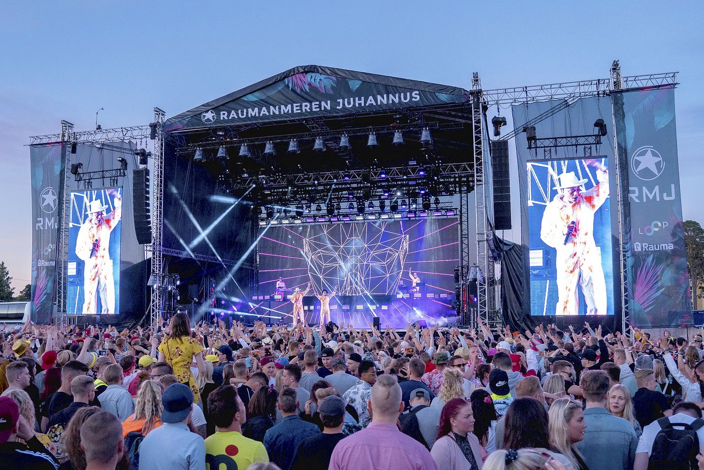 Joulu on hyvää lipunmyyntiaikaa kesän festivaaleille. Kaupankäyntiä kiihdyttämään myös RMJ julkaisee ensimmäiset artistikiinnityksensä.
