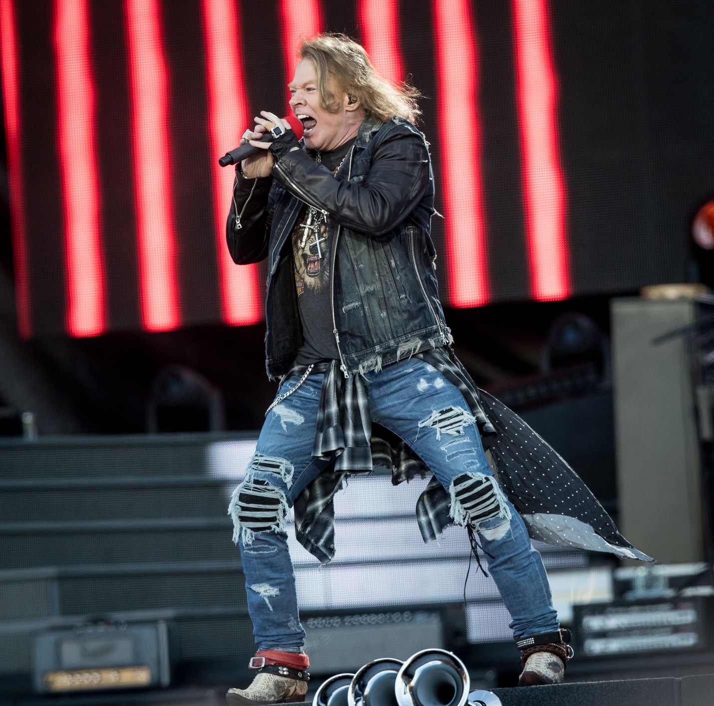 Legendaarinen hard rock -bändi Guns N´ Roses esiintyi Hämeenlinnassa vuonna 2017. Koronan aikana suuret keikat ovat olleet vähissä. Vaikka rajoitukset poistuisivat, isot massatapahtumat käynnistyvät hitaasti. 