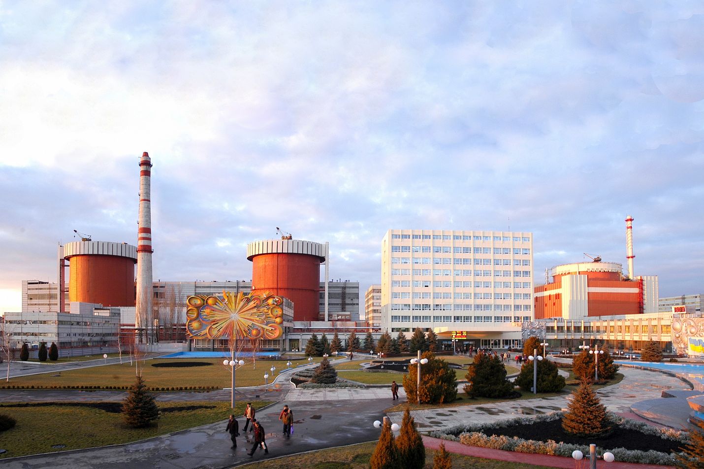 Venäjä valtasi perjantain vastaisena yönä Zaporizhzhjan ydinvoimalaitoksen. Seuraavaksi asevoimat näyttävät lähestyvän Etelä-Ukrainan ydinvoimalaa (kuvassa).
