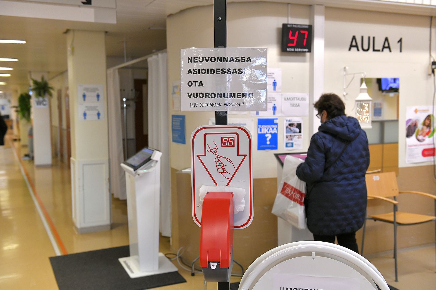 Hyvinvointialueet aloittavat vasta ensi vuonna, ja puolet suomalaisista suhtautuu kielteisesti alueiden velvoitteiden kasvattamiseen.