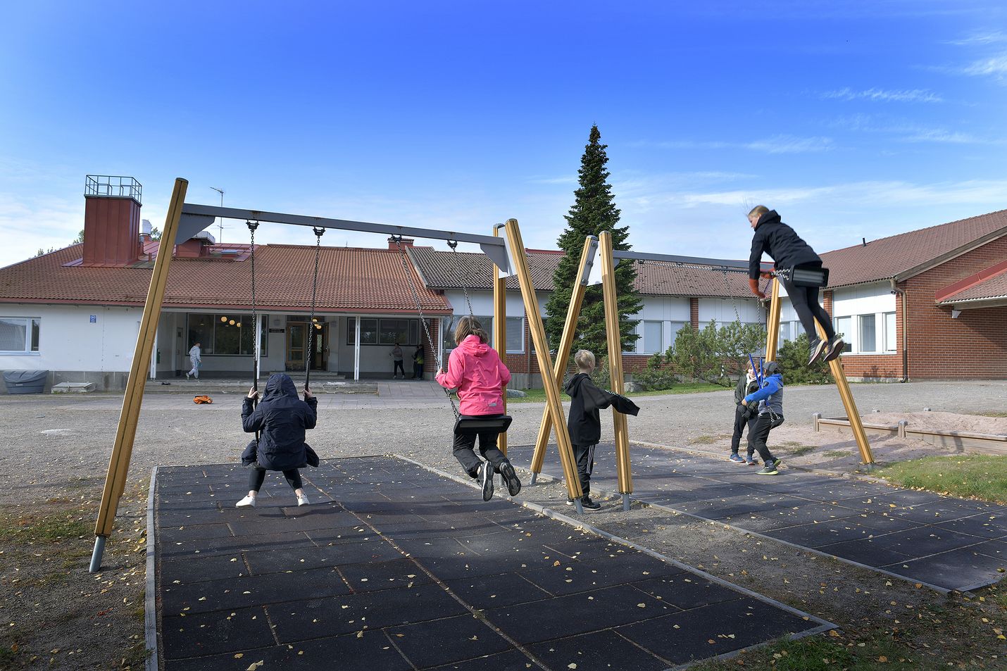 Koulujen pihat täyttyvät taas keskiviikkona, kun Rauman kaupungin kouluissa käynnistyy syyslukukausi.