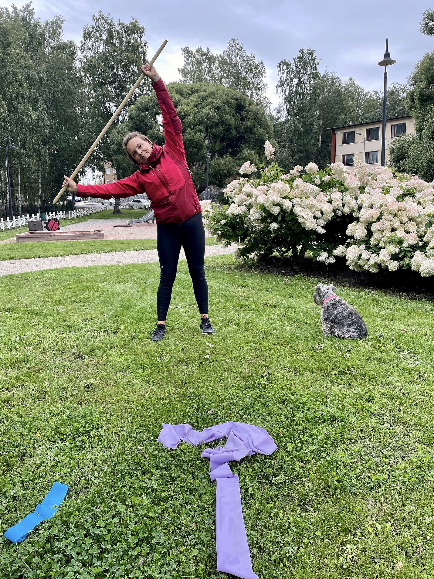 Rauman Ladun ohjaaja Johanna Rajakangas aloittaa sunnuntain puistojumpat Wiipurinpuistosta, jossa on lapsille oma alueensa. Näin lapset voivat sinä aikana leikkiä, kun heidän vanhempansa jumppaavat. 