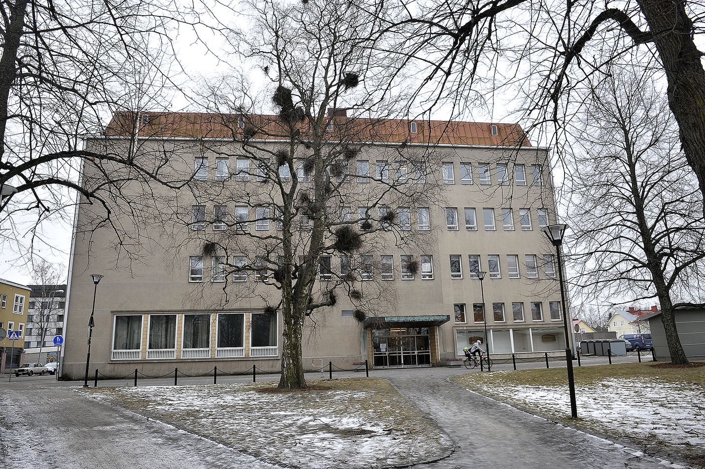 Ankkuripuiston koulu Rauman keskustassa Nortamonkadun varrella jää vaille käyttöä, kun Karin kampus valmistuu ja musiikkiopisto muuttaa.
