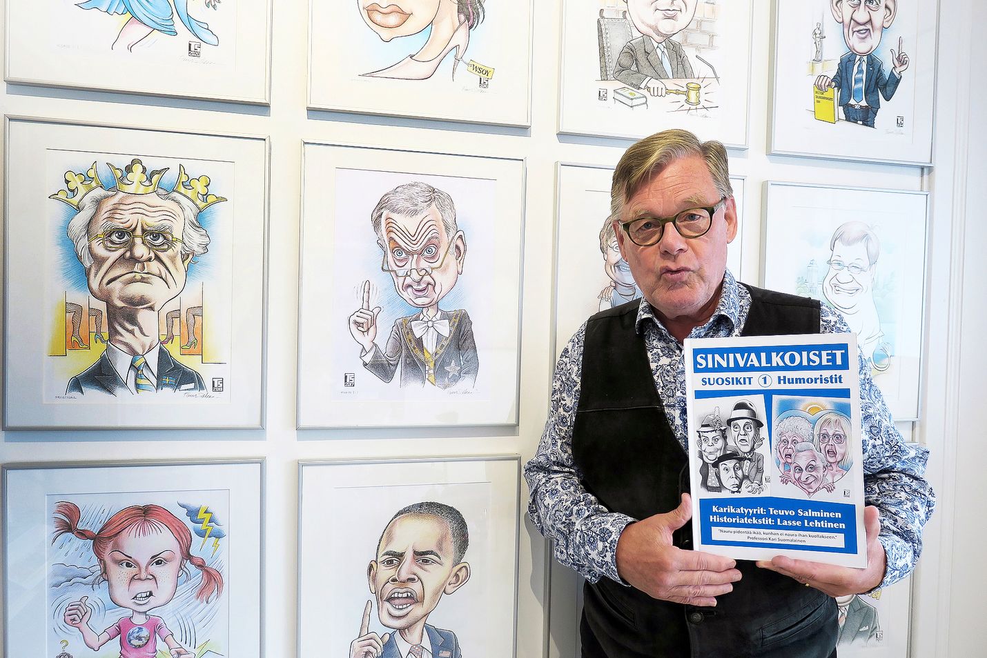 Yli 30 vuotta karikatyyrejä tehneeltä Teuvo Salmiselta ilmestyy ensimmäinen kirja vasta nyt. Suomalaisia humoristeja esittelevän karikatyyrikirjan tekstit on kirjoittanut Lasse Lehtinen.