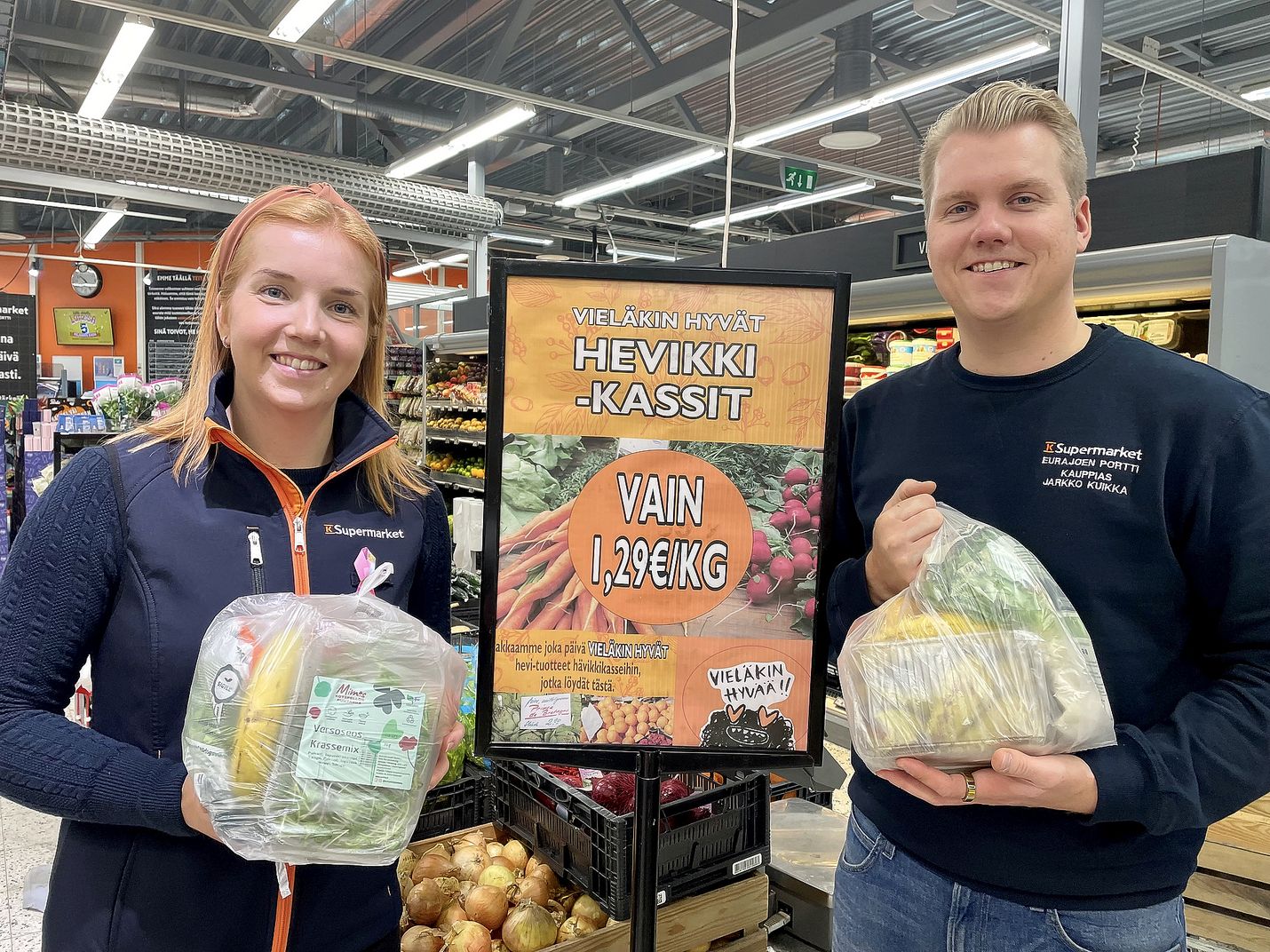 Emilia ja Jarkko Kuikka ovat K-Supermarket Eurajoen Portin uusi kauppiaspari. Kuikat ovat esimerkiksi lähteneet pienentämään hedelmä- ja vihannesosaston ruokahävikkiä tarjoamalla asiakkaille edullista Hevikkikassia.