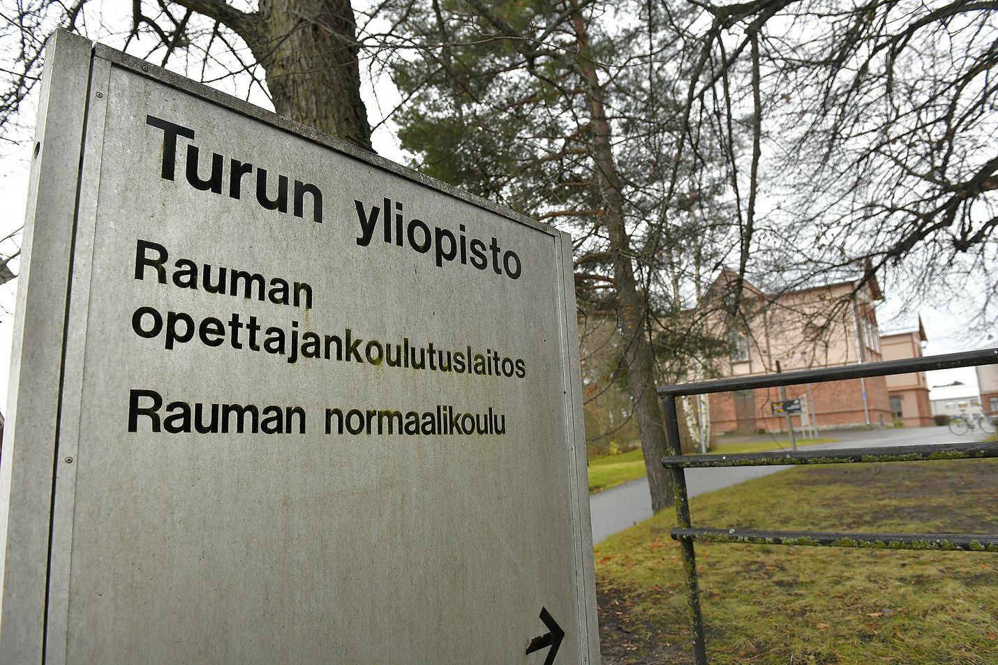 Opettajankoulutuksen jatko on turvattava Raumalla, vaikka se tarkoittaisi kaupungin tukipakettia Turun yliopistolle.