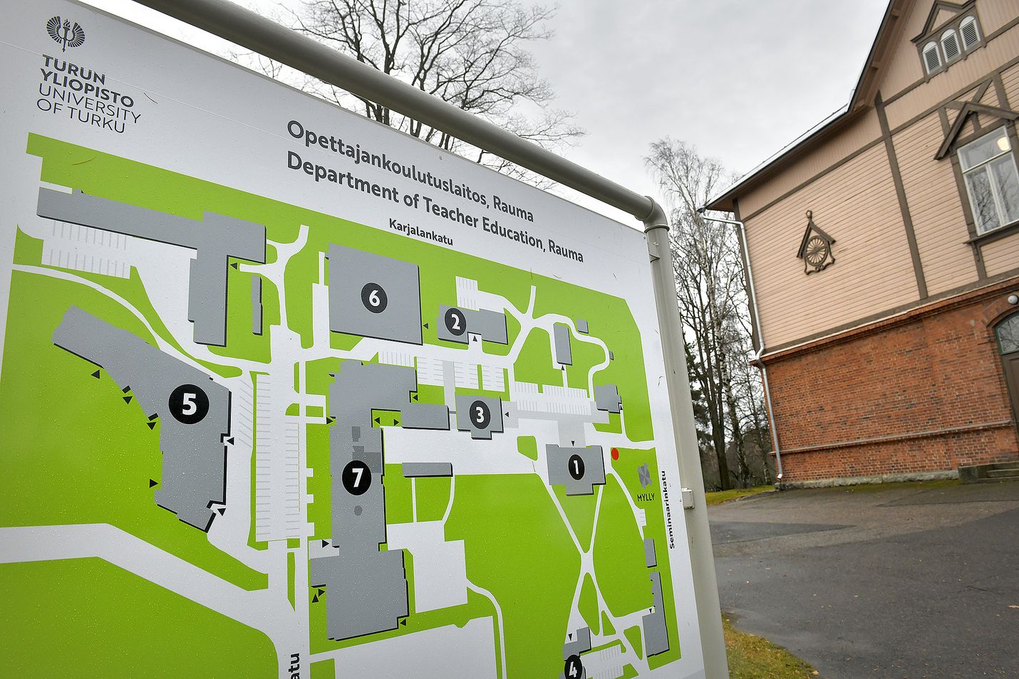 Rauman opettajankoulutuksen säilymisen puolesta vetoaa nyt kansanedustaja Eeva Kalli (kesk.).