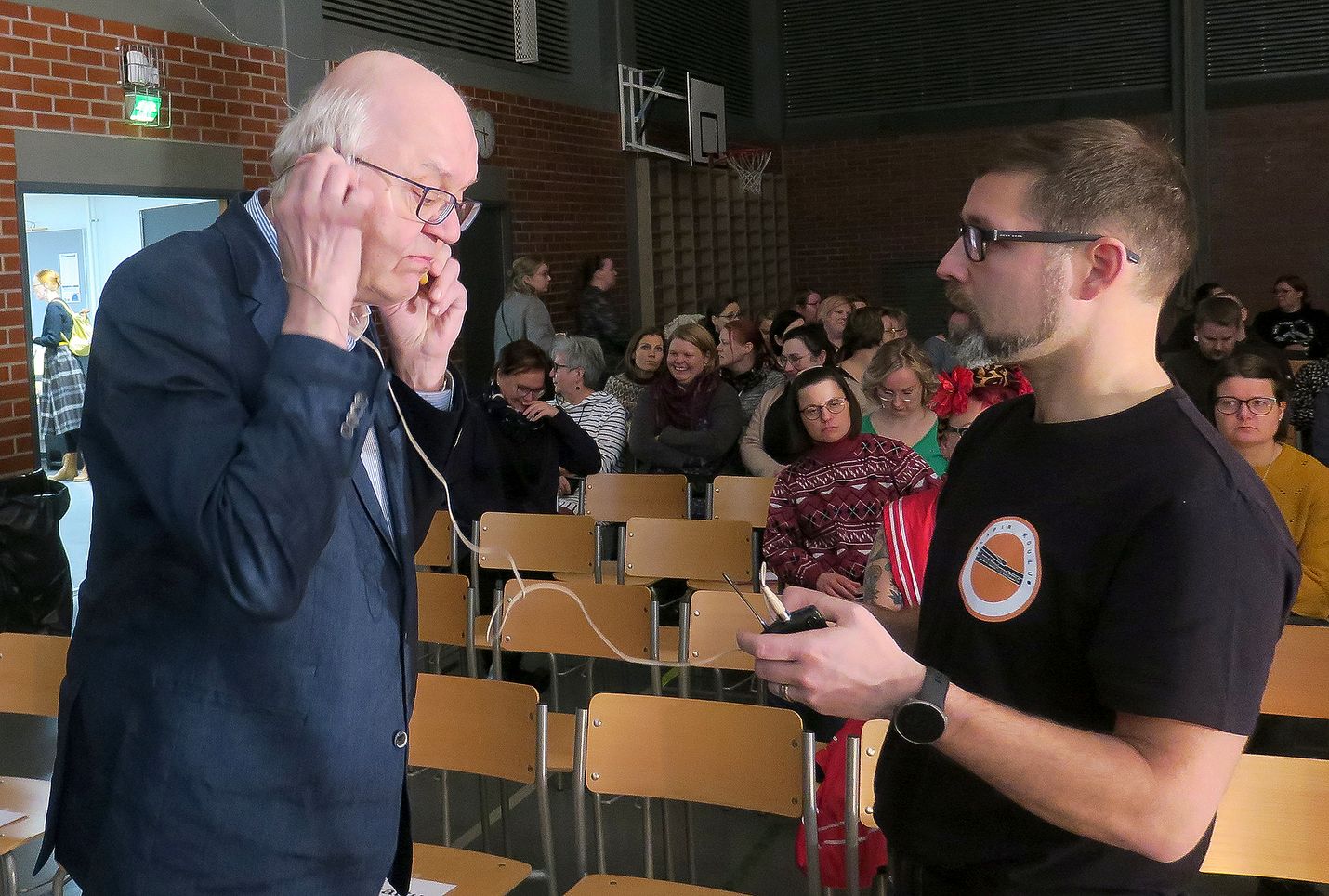 Jari Sinkkosen toivotti Lappiin tervetulleeksi Lapin koulun vanhempainyhdistyksen puheenjohtaja Juha Into.