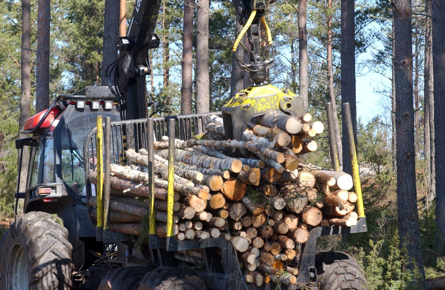 Lounais-Suomessa käytettiin vain kaksi kolmasosaa kemera-järjestelmässä haettavissa olleesta mtsänhoitotuesta. Ympäristötukea sen sijaan haetttiin enemmän kuin oli varoja.