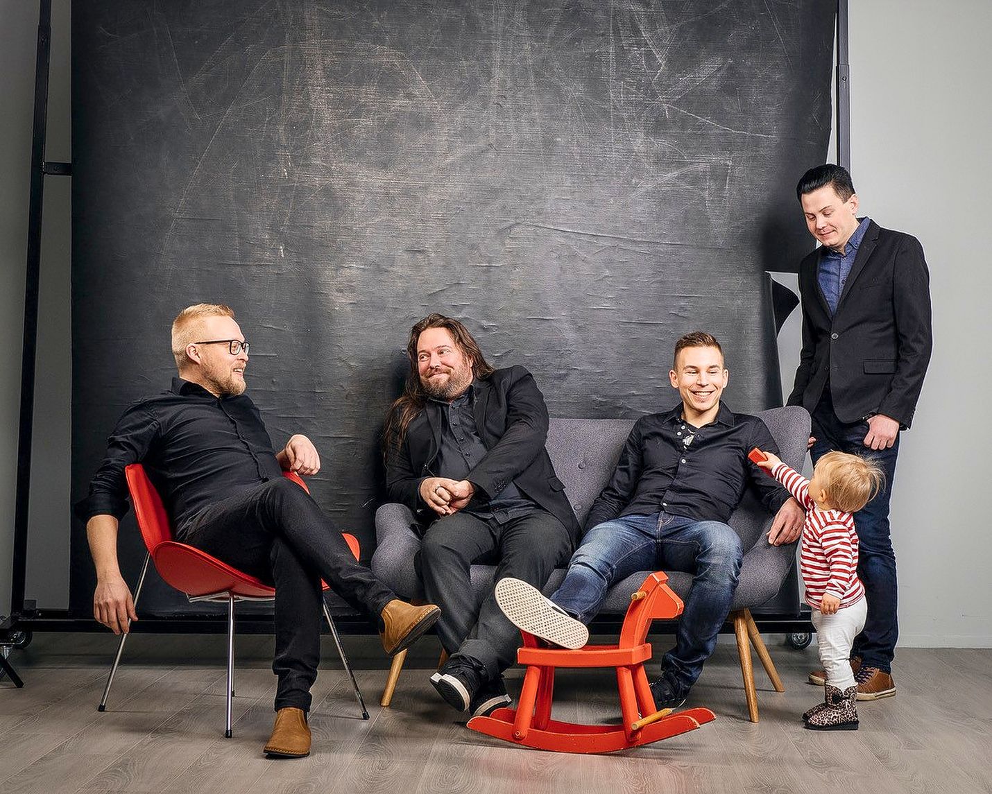 Leimavero-orkesteri soittaa kesällä kaksi vuorokautta putkeen. Orkesterin kokoonpanoon kuuluvat Markku Pekonen (vas.), laulu, Timo Luostari, kitara, Seppo Kylänpää, basso ja Miikka Raeniemi, rummut.