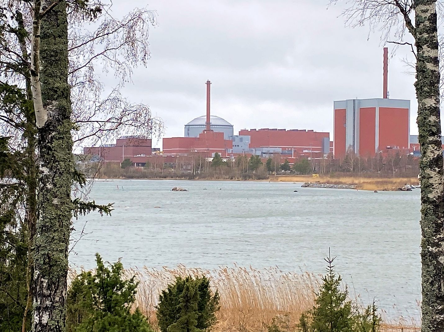 Eurajoen kunta ilmoittaa, että se ei halua muiden kuin Olkiluodon ydinvoimalaitosten jätteitä Olkiluotoon suunniteltavaan hyvin matala-aktiivisen jätteen loppusijoituslaitokseen.