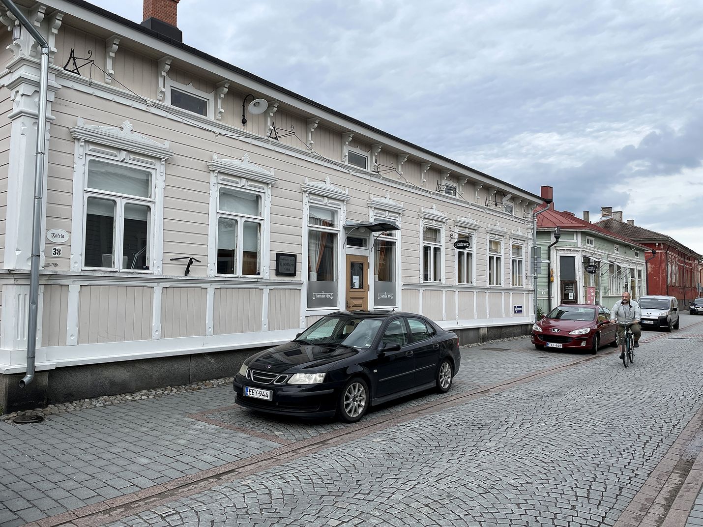 Hjalmar Nortamon syntymäkodissa Kuninkaankadulla on nykyisin liiketilaa, jota uuden asemakaavaluonnoksen mukaan ei saa palauttaa asuinkäyttöön.