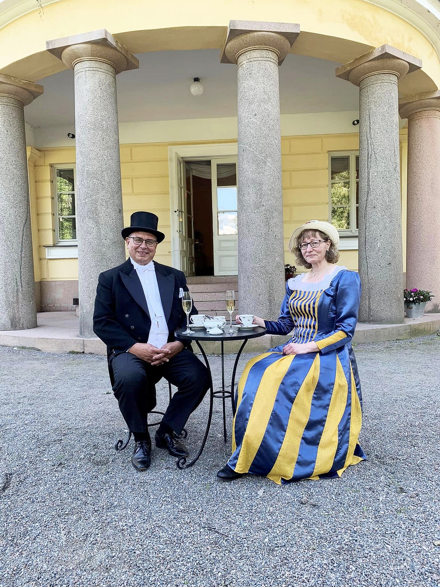 Vesa Leskinen ja Minna-Mari Kares valittiin viikonloppuna kartanon herraksi ja rouvaksi Eurajoella.