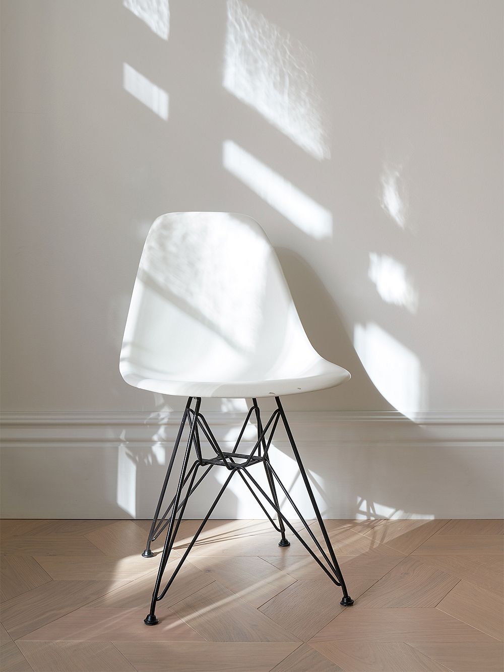 Vitra Eames DSR tuoli, valkoinen - kromi