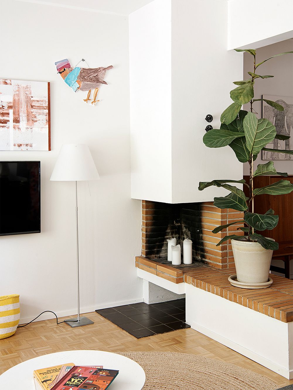 An image of Asli Ufacik's home: the living room decor.