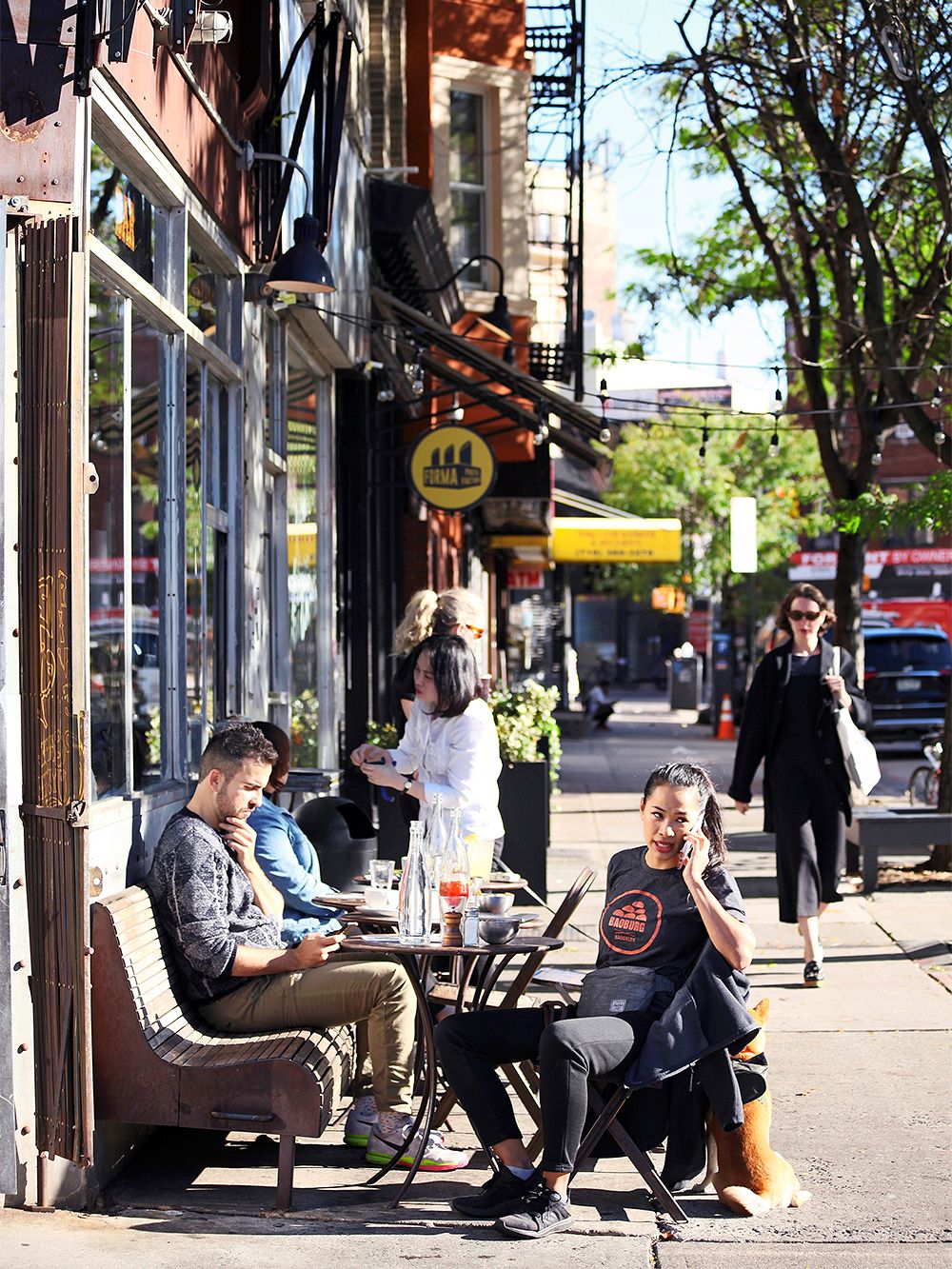 Kävelijän New York: Five Leaves -ravintola Bedford Avenue