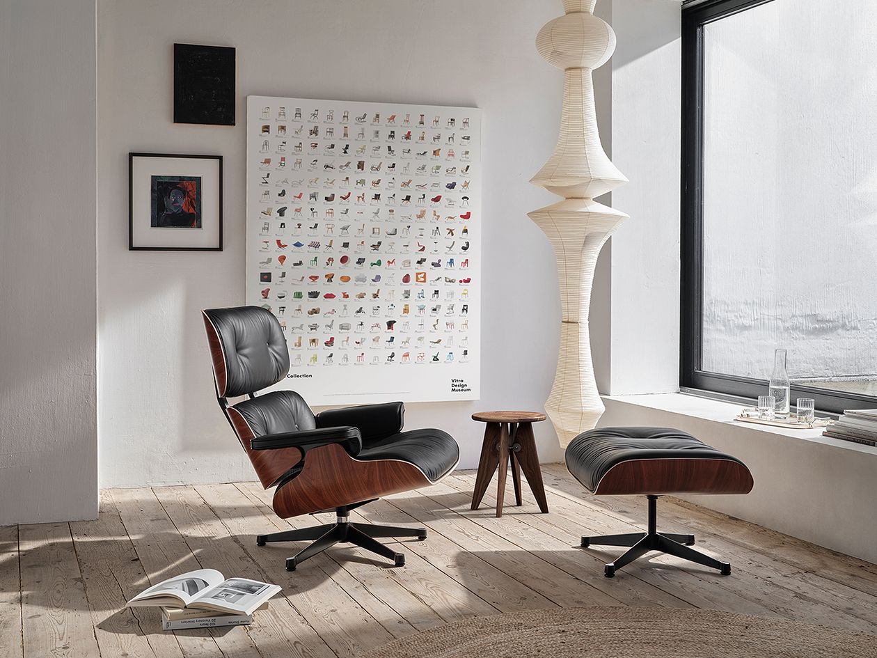 Vitra Eames Lounge Chair&Ottoman, uusi koko, palisanteri - musta nahka