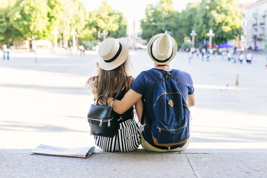 Un couple en voyage