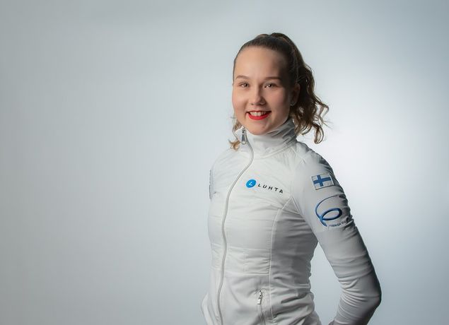 Elina 7s8a6231 f6f22094 0754 412a bfbf d1d5f279942e s635x0