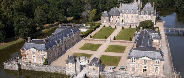 Château la Ferté-Saint-Aubin vue du ciel