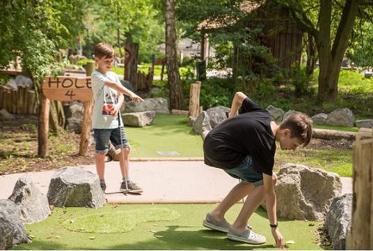 mini golf