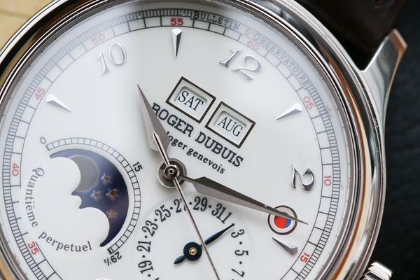 Lot 1042 - Roger Dubuis Hommage Perpetual Calendar in white gold