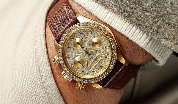 A detailed look at how Rolex evolved its legendary sport chronograph into the ideal canvas for gem stones.