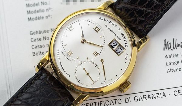 A. Lange & Söhne's first-generation Little Lange 1 offers an underrated opportunity to add an important modern Lange wristwatch to your collection. 