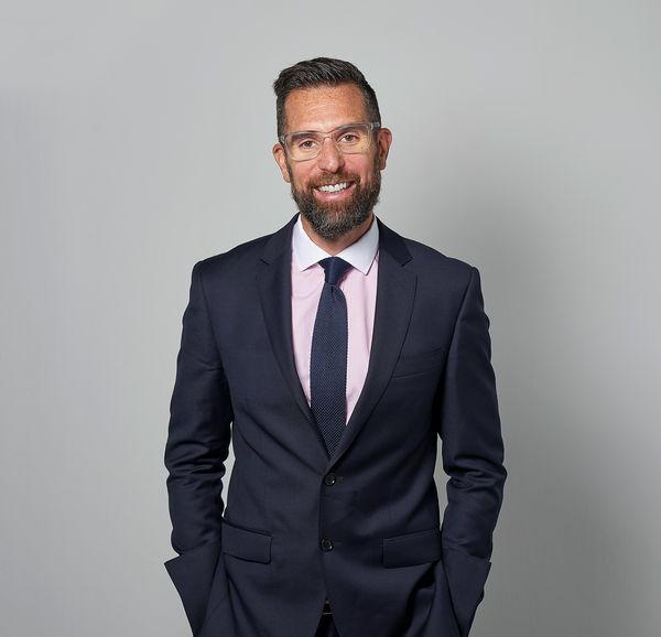 We sat down with our new Head of Private Sales, Jewelry, to learn more about his journey to Phillips on the road less traveled and the department’s new online selling platform, Flawless.  