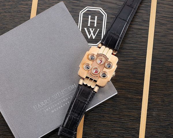 Welcoming two new members to our Phillips Watches Hong Kong team, we ask them to cast a fresh pair of eyes on their favourite watches from the upcoming Hong Kong Watch Auction XIV selection. Here are their picks.