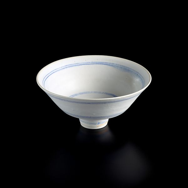 Lucie Rie, Footed bowl, circa 1978.