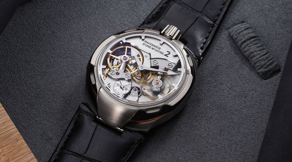 Tensator springs and bowtie-shaped balance wheels. Inversions and oscillations. One hundred percent handmade. The Naissance d’une Montre 2 by Greubel Forsey, Urwerk, and Cyrano Devanthey and Dominique Buser of Oscillon is unlike any watch you’ve seen before.