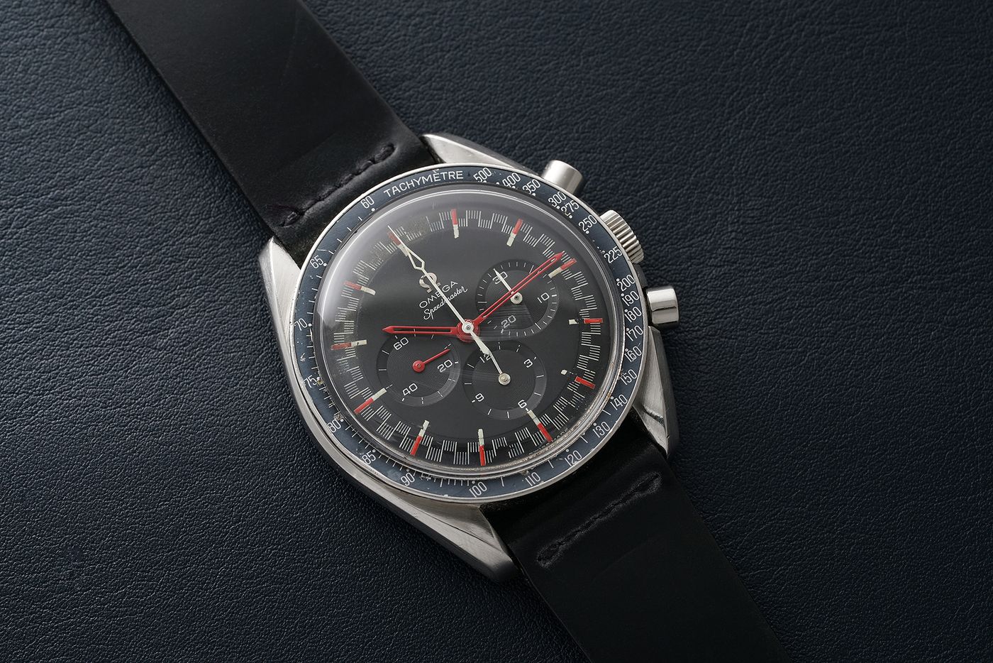 omega speedmaster red strap