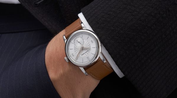 It's holiday shopping season! Take it from us – these are the watches we'd buy for ourselves. 